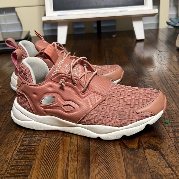 Reebok Furylite Woven Sneakers
Rustic clay desert stone and Chalk size 7 - Picture 8 of 17